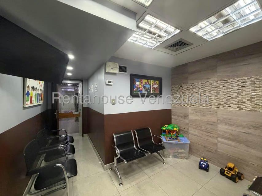 Comercial (Local Comercial) en Venta en La Campiña, Distrito Metropolitano - 5