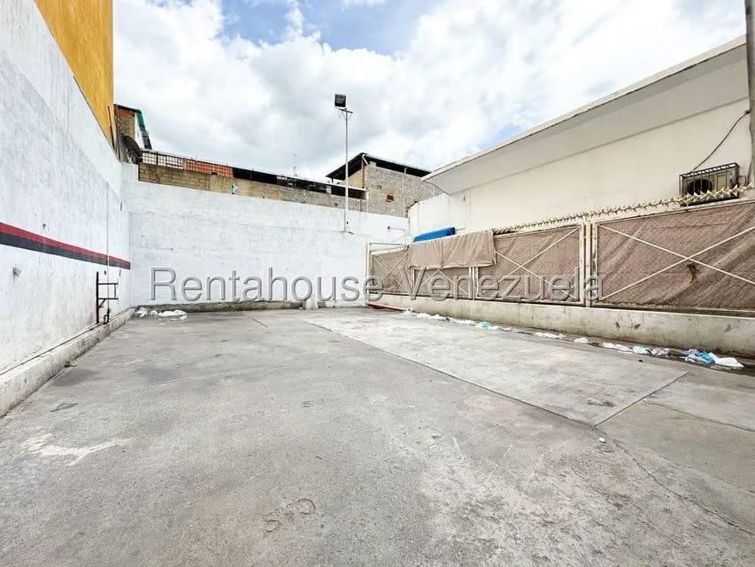 Comercial (Local Comercial) en Venta en Parroquia San Agustin, Distrito Metropolitano - 18