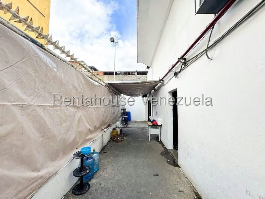 Comercial (Local Comercial) en Venta en Parroquia San Agustin, Distrito Metropolitano - 19