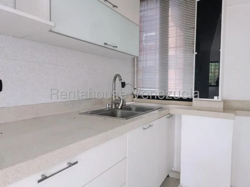 Apartamento (1 Nivel) en Alquiler en Las Salias, Miranda - 11