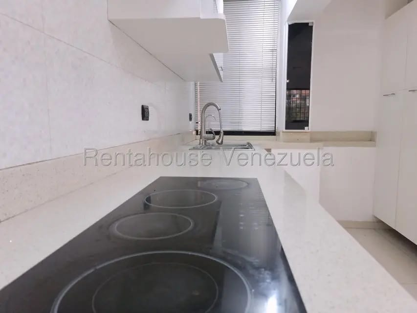 Apartamento (1 Nivel) en Alquiler en Las Salias, Miranda - 12