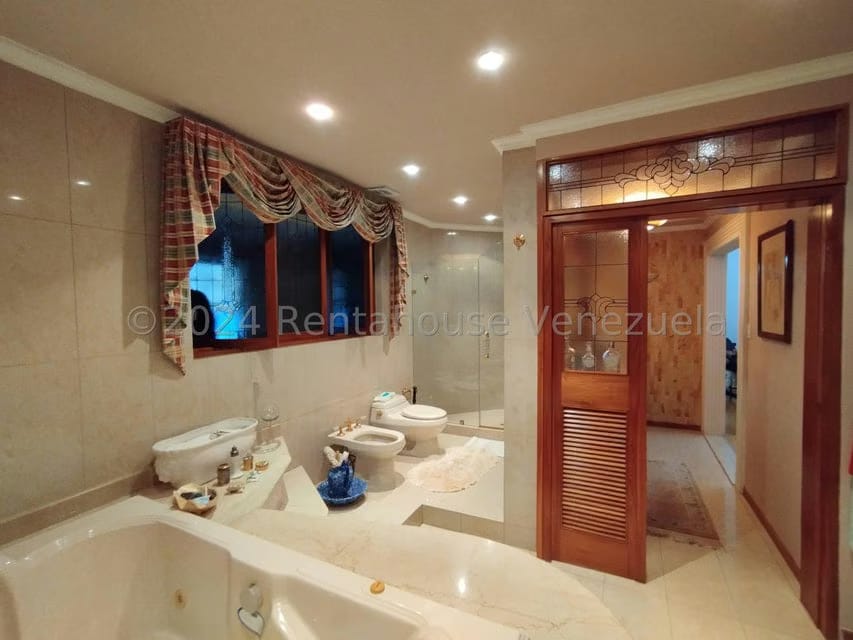 Casa (Duplex) en Venta en Macaracuay, Distrito Metropolitano - 26