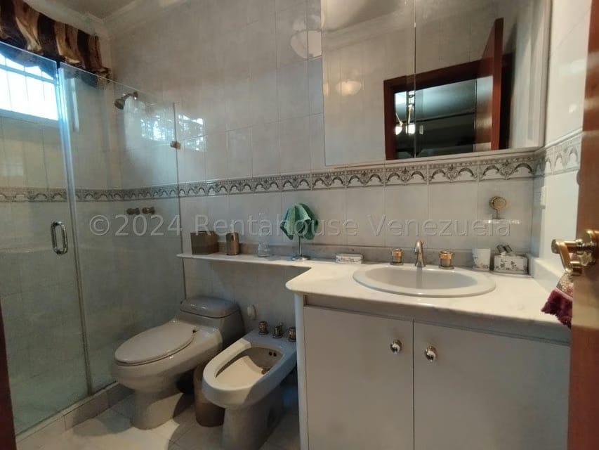 Casa (Duplex) en Venta en Macaracuay, Distrito Metropolitano - 31