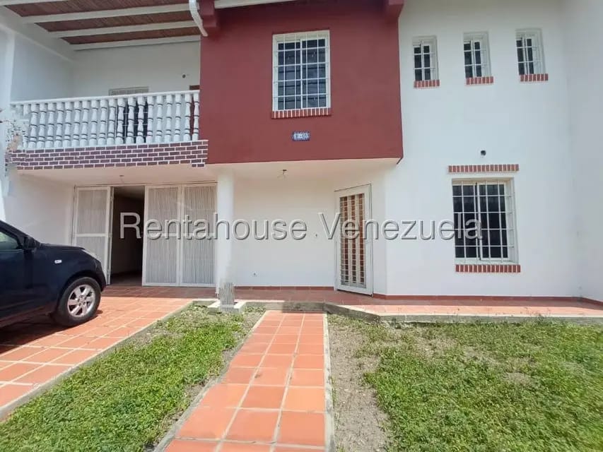 Casa (Duplex) en Venta en Los Samanes, Lara