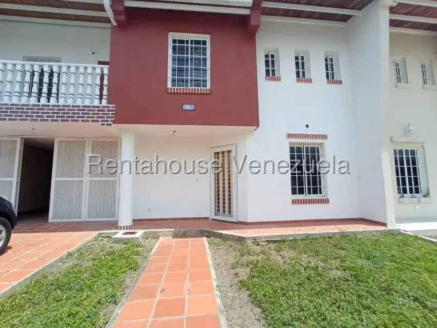 Casa (Duplex) en Venta en Los Samanes, Lara - 2