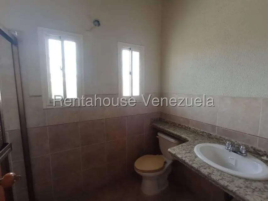 Casa (Duplex) en Venta en Los Samanes, Lara - 32