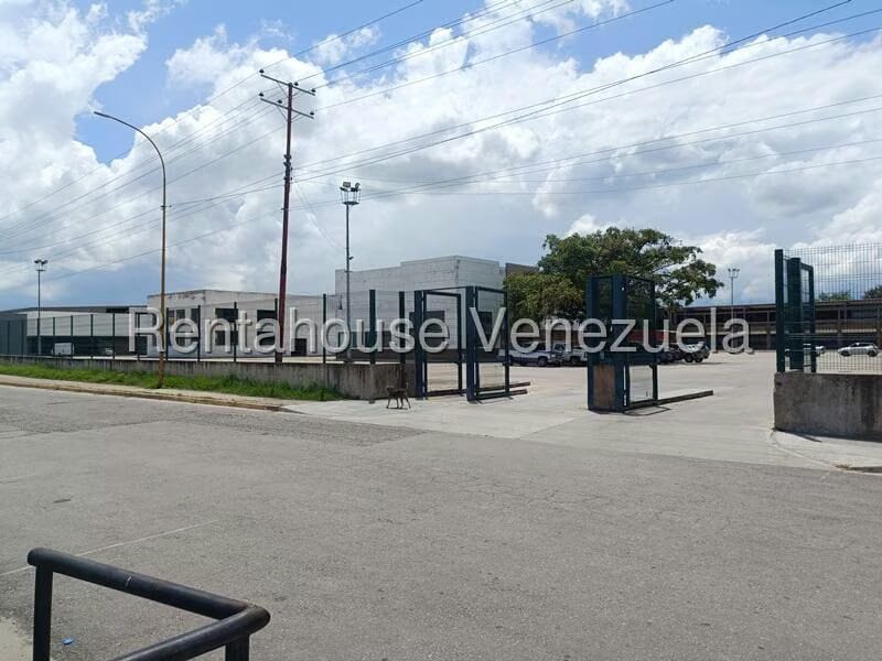 Comercial (Local Comercial) en Venta en Zona Industrial El Recreo, Carabobo - 2