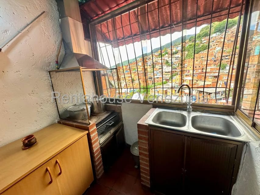 Casa (Multipes Niveles) en Venta en La Pastora, Distrito Metropolitano - 23