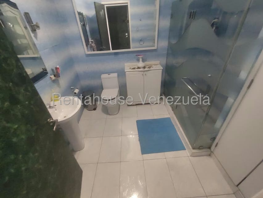 Casa (Multipes Niveles) en Venta en La Atlantida, Vargas - 8