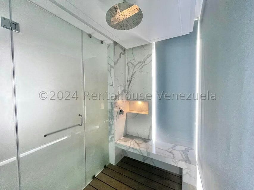 Casa (1 Nivel) en Venta en La Floresta, Distrito Metropolitano - 102