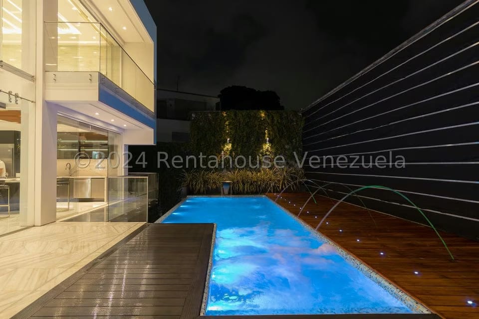 Casa (1 Nivel) en Venta en La Floresta, Distrito Metropolitano - 16