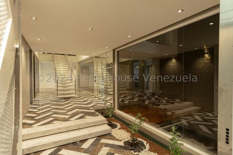 Casa (1 Nivel) en Venta en La Floresta, Distrito Metropolitano - 3