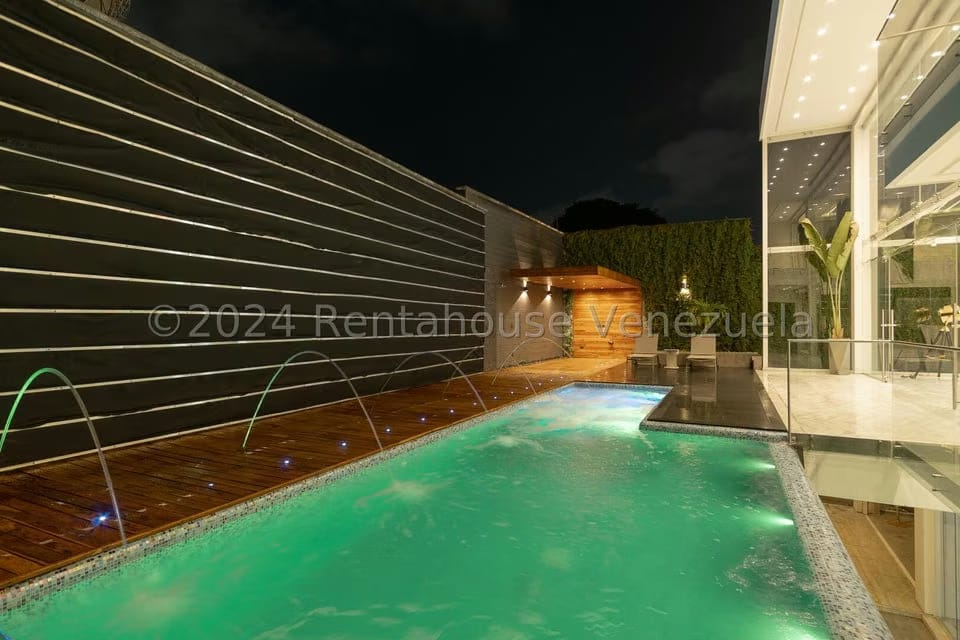 Casa (1 Nivel) en Venta en La Floresta, Distrito Metropolitano - 22