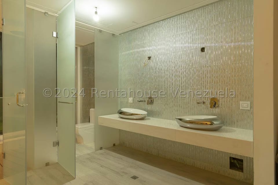 Casa (1 Nivel) en Venta en La Floresta, Distrito Metropolitano - 35