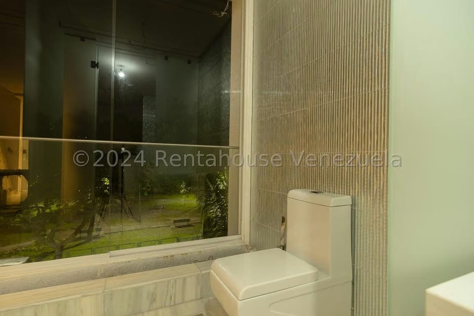 Casa (1 Nivel) en Venta en La Floresta, Distrito Metropolitano - 36