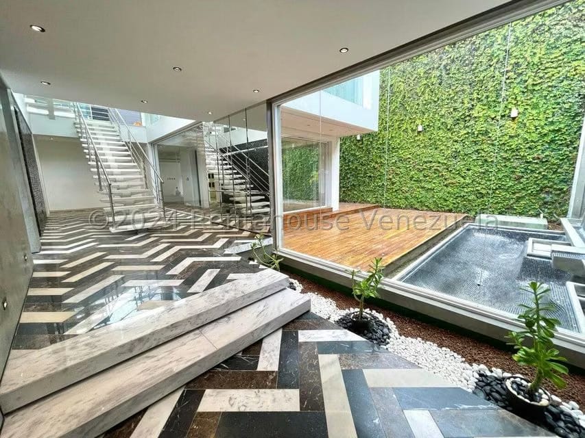 Casa (1 Nivel) en Venta en La Floresta, Distrito Metropolitano - 61