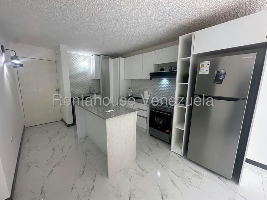 Apartamento (1 Nivel) en Alquiler en Los Naranjos Humboldt, Distrito Metropolitano - 2