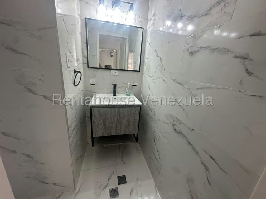Apartamento (1 Nivel) en Alquiler en Los Naranjos Humboldt, Distrito Metropolitano - 11
