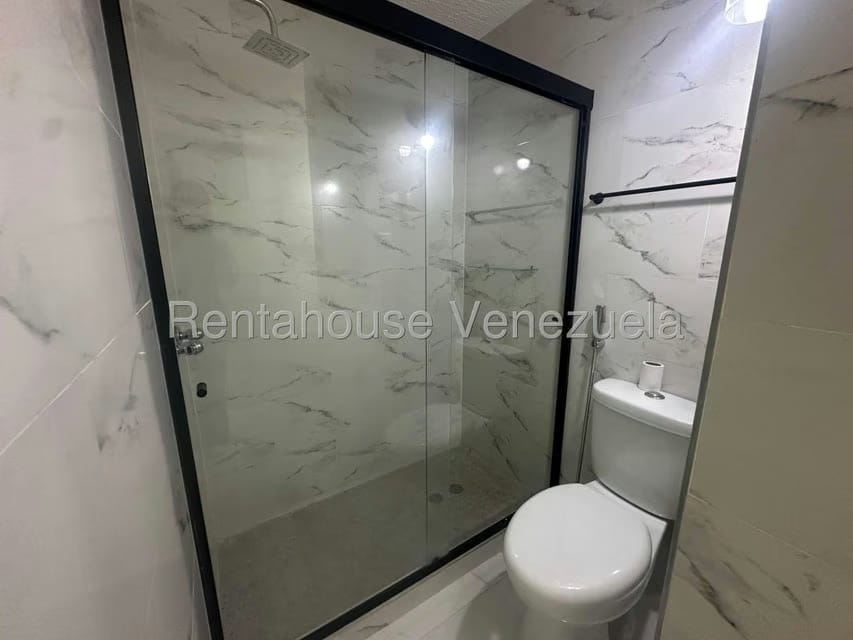 Apartamento (1 Nivel) en Alquiler en Los Naranjos Humboldt, Distrito Metropolitano - 13