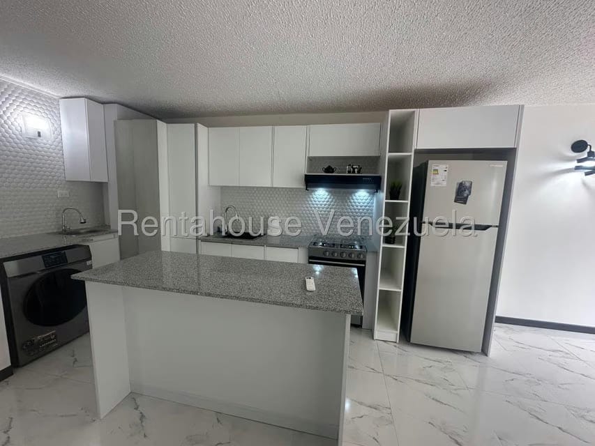 Apartamento (1 Nivel) en Alquiler en Los Naranjos Humboldt, Distrito Metropolitano - 4