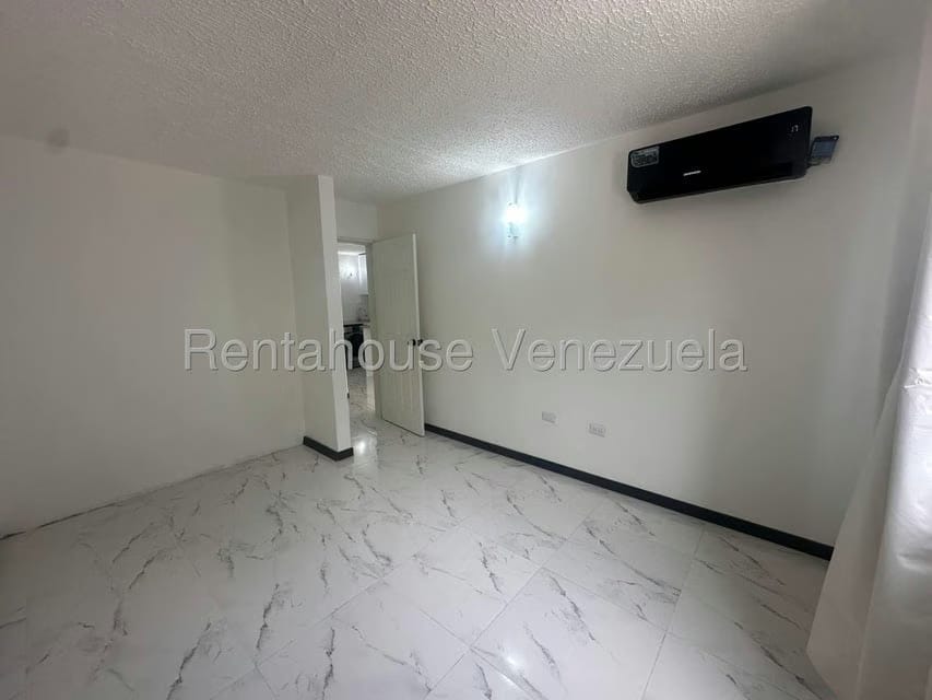 Apartamento (1 Nivel) en Alquiler en Los Naranjos Humboldt, Distrito Metropolitano - 9