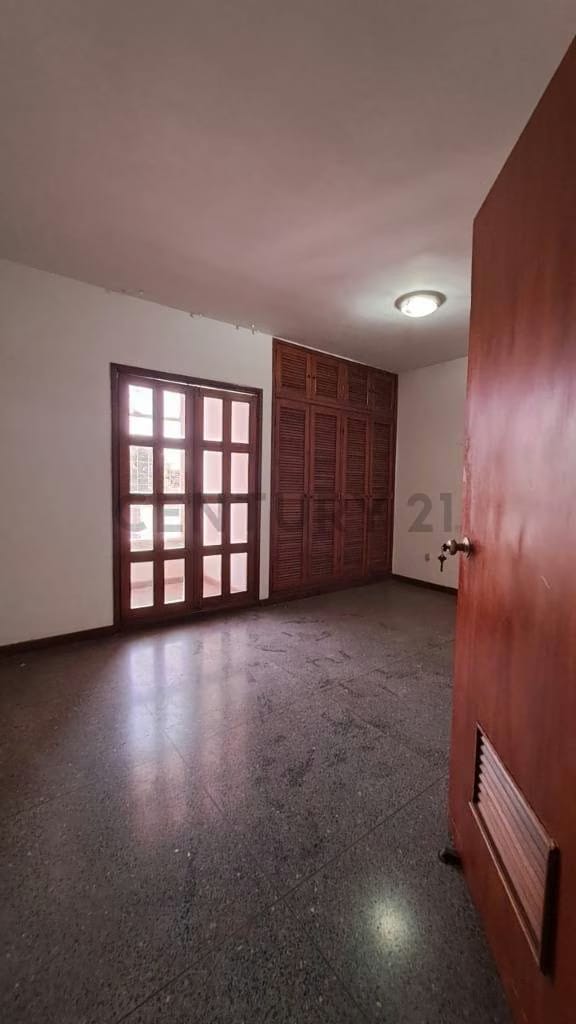 Se vende casa quinta en Avenida Princial de la Urbanizacion La Coromoto - 6