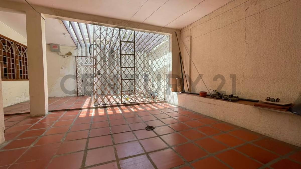 Se vende casa quinta en Avenida Princial de la Urbanizacion La Coromoto - 8