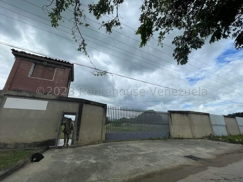 Comercial (Galpon - Deposito) en Venta en Urbanizacion Industrial Santa Cruz, Aragua - 2