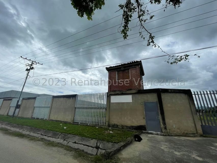 Comercial (Galpon - Deposito) en Venta en Urbanizacion Industrial Santa Cruz, Aragua - 3