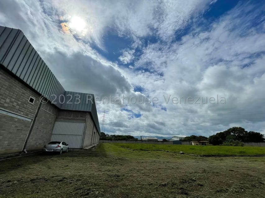 Comercial (Galpon - Deposito) en Venta en Urbanizacion Industrial Santa Cruz, Aragua - 44