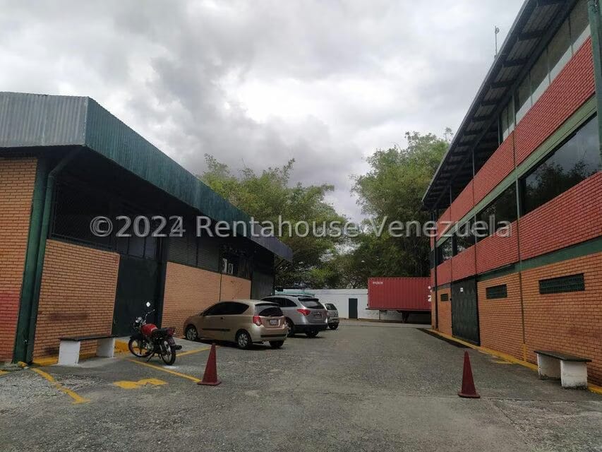 Comercial (Galpon - Deposito) en Venta en Guatire, Miranda