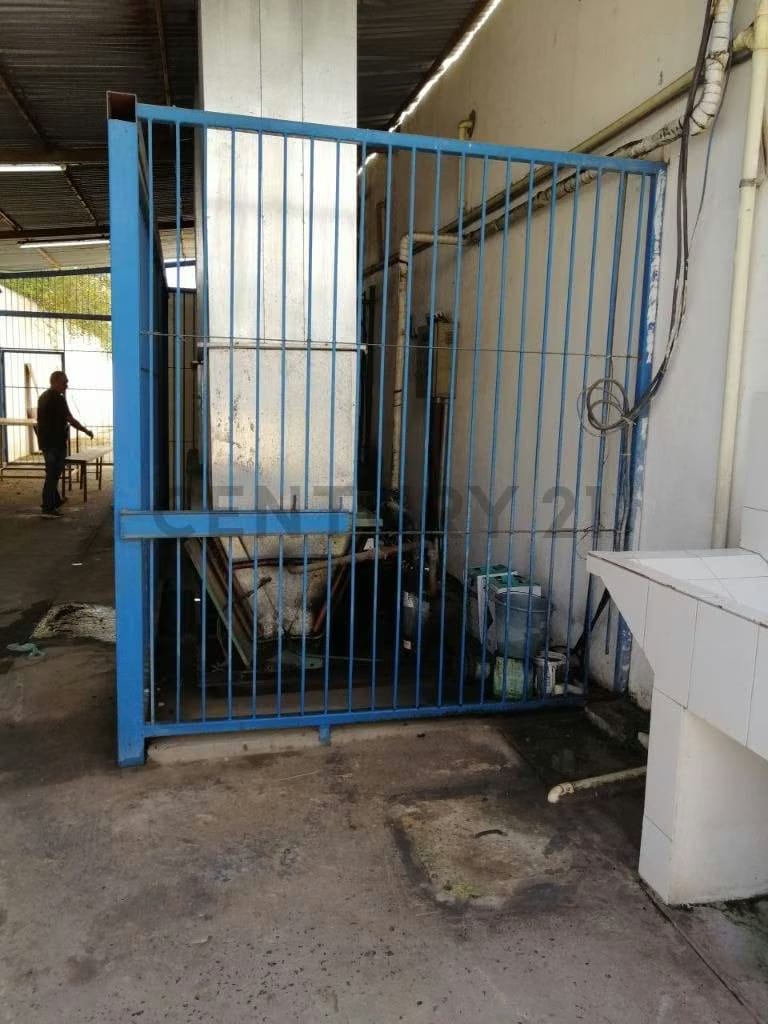 Galpones en venta Cumana Estado Sucre a puerta de avenida rotaria - 36