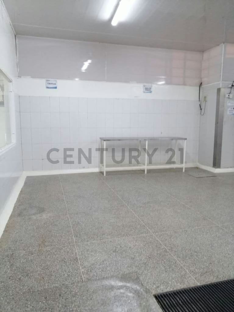 Galpones en venta Cumana Estado Sucre a puerta de avenida rotaria - 43
