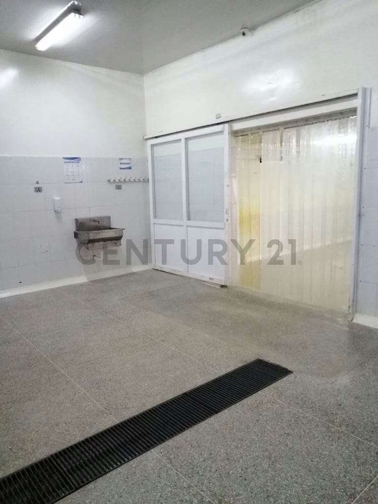 Galpones en venta Cumana Estado Sucre a puerta de avenida rotaria - 44