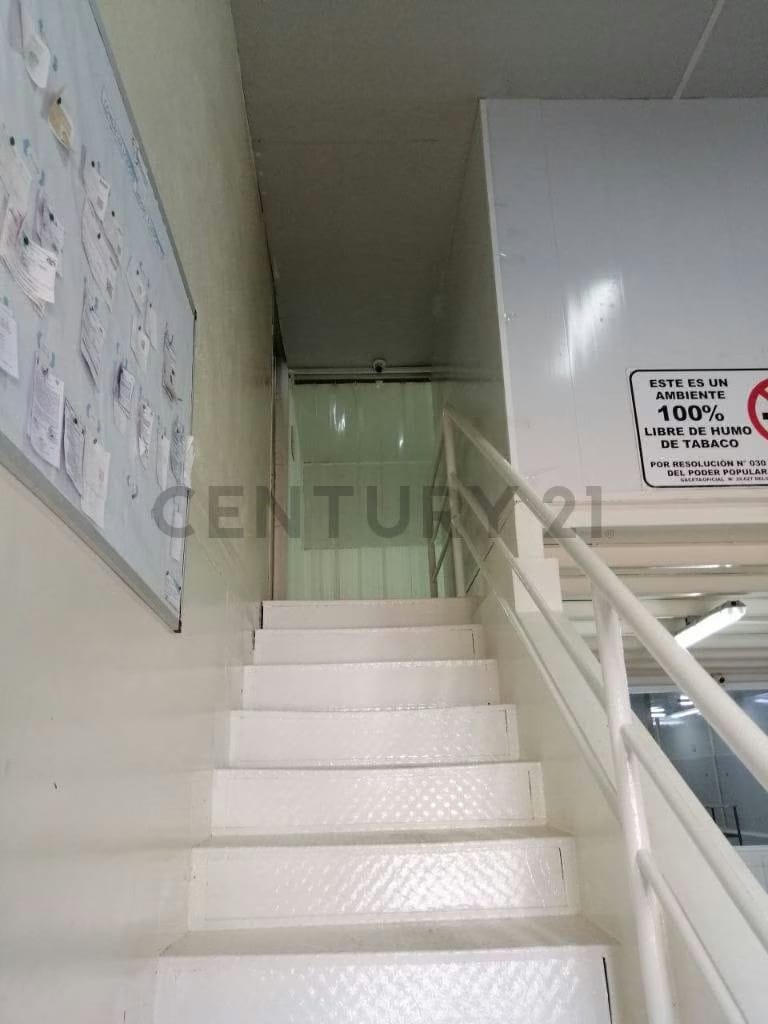 Galpones en venta Cumana Estado Sucre a puerta de avenida rotaria - 54