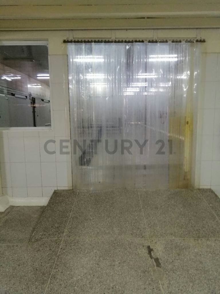 Galpones en venta Cumana Estado Sucre a puerta de avenida rotaria - 55
