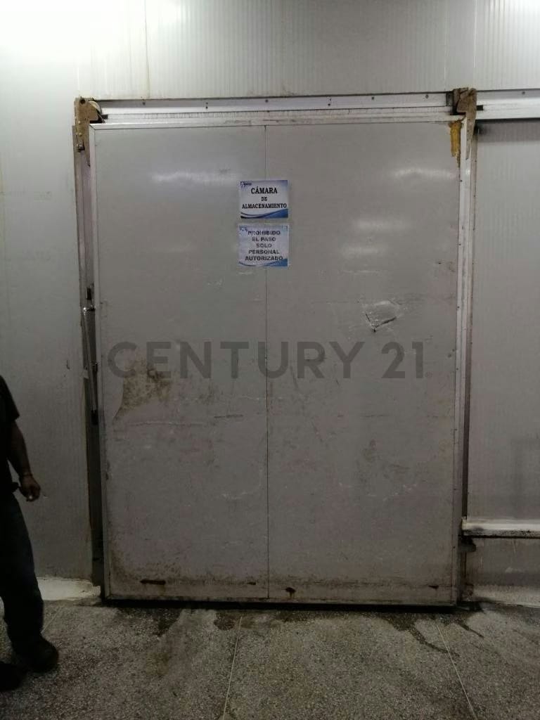 Galpones en venta Cumana Estado Sucre a puerta de avenida rotaria - 57