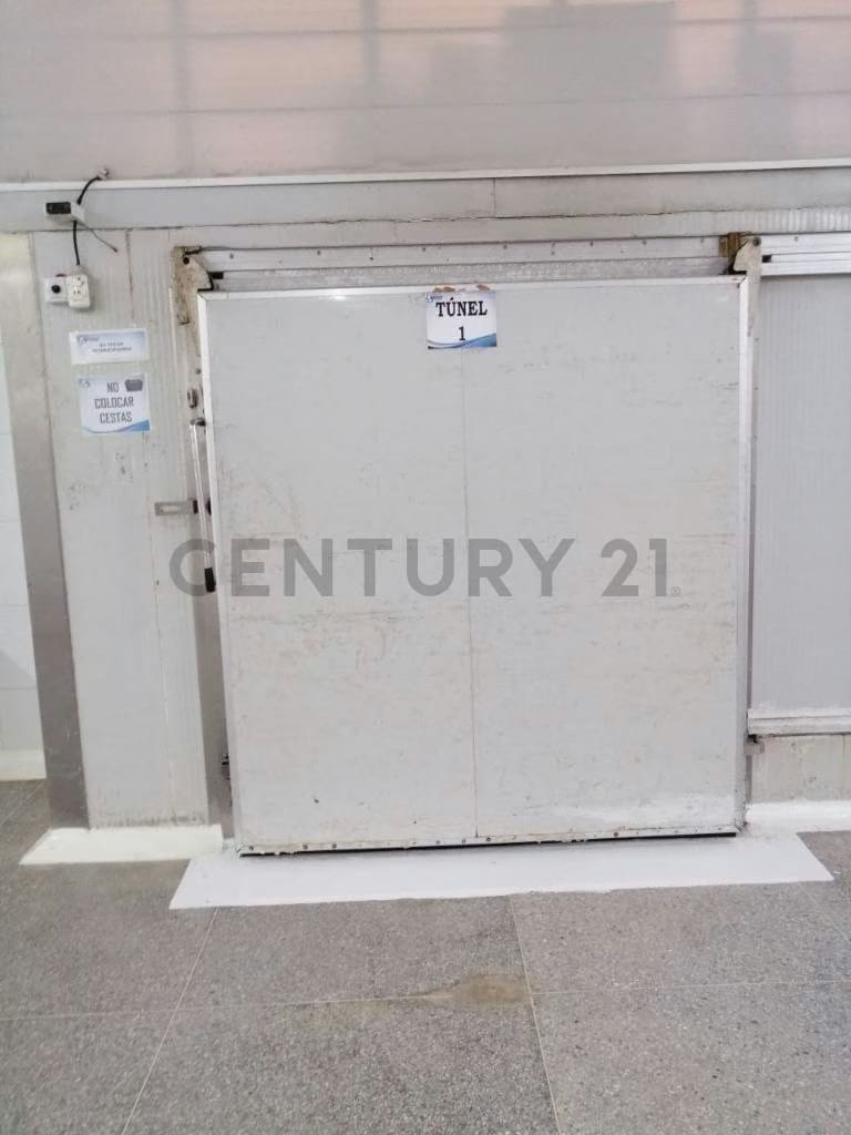 Galpones en venta Cumana Estado Sucre a puerta de avenida rotaria - 60