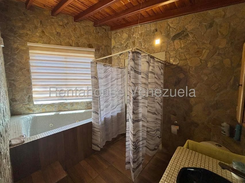 Casa (1 Nivel) en Venta en Playa El Agua, Nueva Esparta - 20