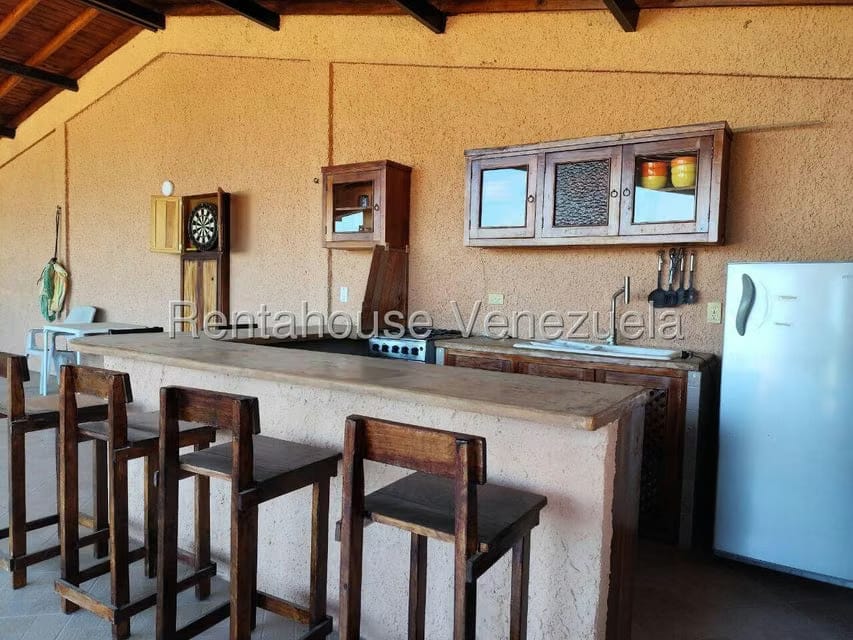 Casa (1 Nivel) en Venta en Playa El Agua, Nueva Esparta - 32