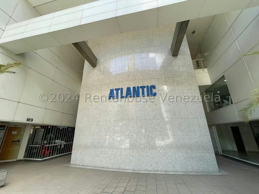 Comercial (Local Comercial) en Alquiler en El Rosal, Distrito Metropolitano - 2