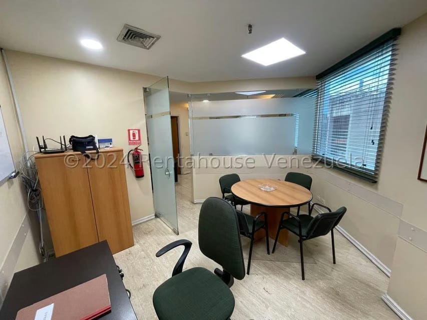Comercial (Local Comercial) en Alquiler en El Rosal, Distrito Metropolitano - 12