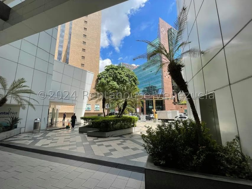 Comercial (Local Comercial) en Alquiler en El Rosal, Distrito Metropolitano - 5