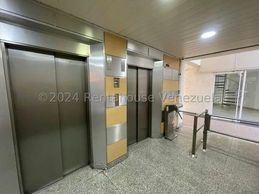 Comercial (Local Comercial) en Alquiler en El Rosal, Distrito Metropolitano - 6