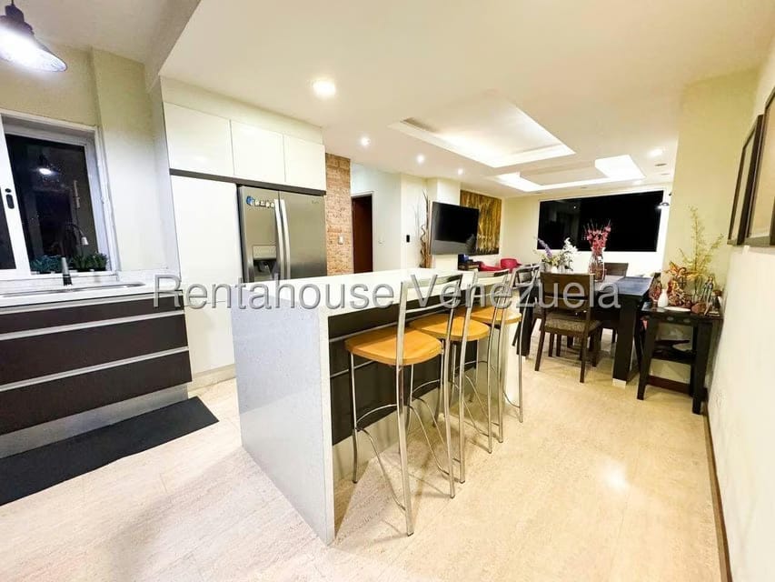 Apartamento (Multiples Niveles) en Venta en Campo Alegre, Distrito Metropolitano - 3