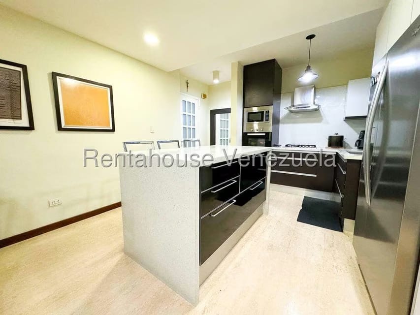 Apartamento (Multiples Niveles) en Venta en Campo Alegre, Distrito Metropolitano - 4