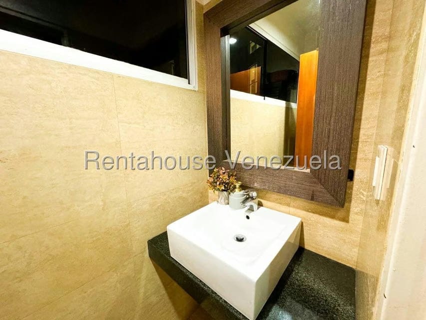 Apartamento (Multiples Niveles) en Venta en Campo Alegre, Distrito Metropolitano - 10