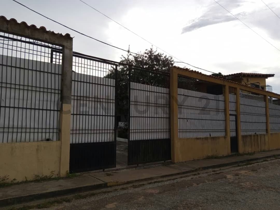 Galpón con oficinas el el sector Monterrey de Anaco en Venta - 6