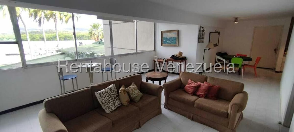 Apartamento (1 Nivel) en Venta en Carenero, Miranda - 4