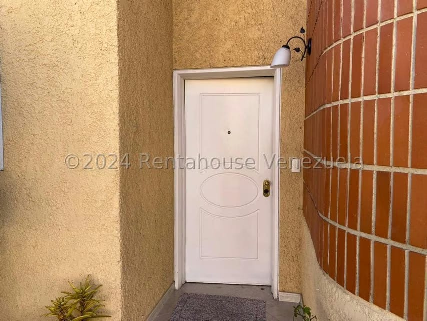 Townhouse (Duplex) en Venta en Santa Maria, Miranda - 2